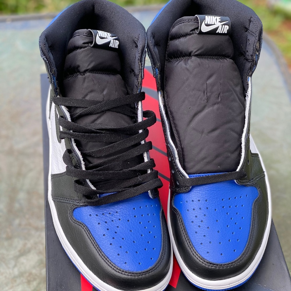 Jordan 1 “royal toe”